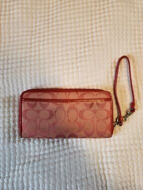 Coach Signature Pattern Wristlet Wallet in Pink